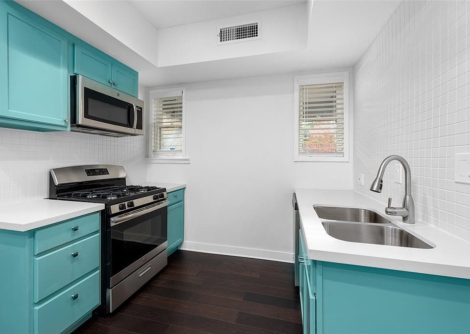 1st image of 217 Hyde Park Blvd APT B
