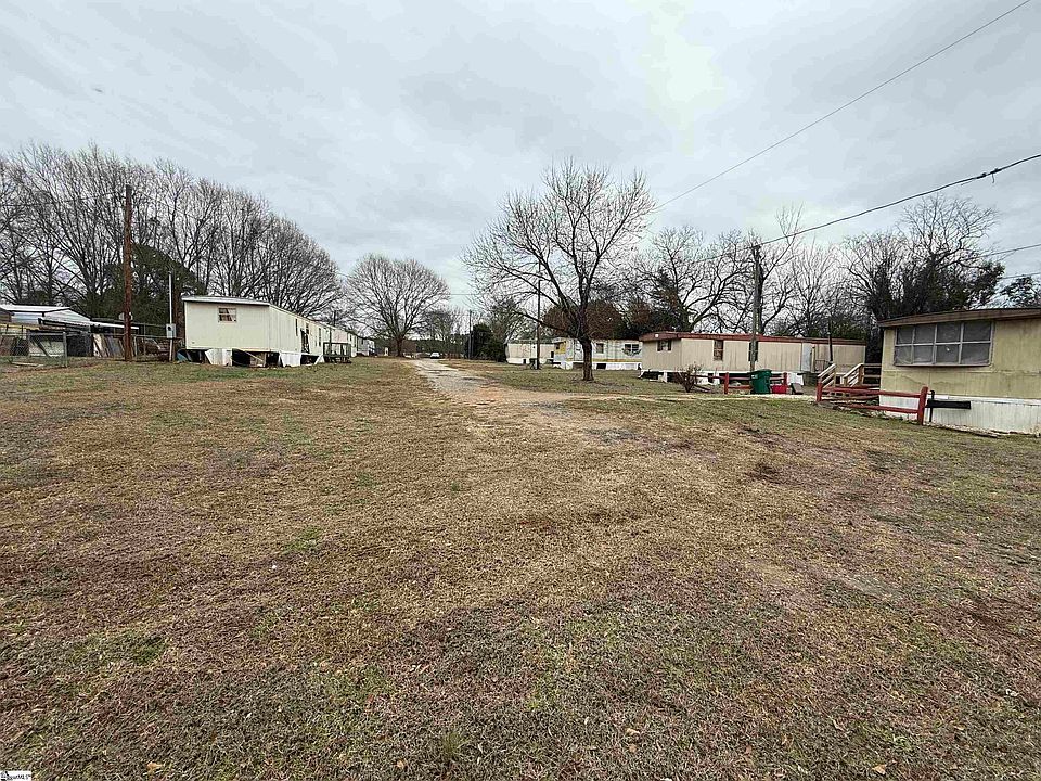 2nd image of 203 Cowtown Rd