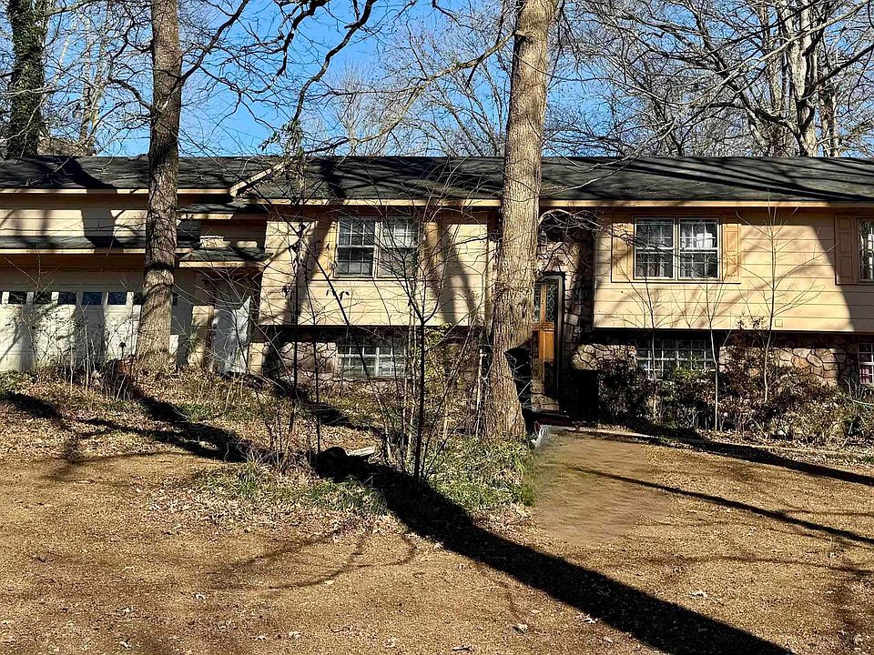 1st image of 166 3rd Ave W