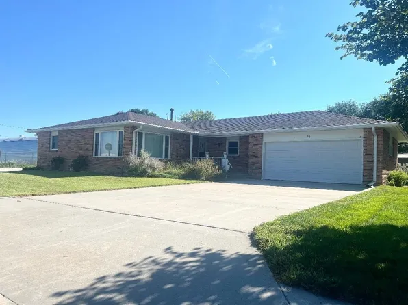 401 1st Ave, Elwood, NE 68937