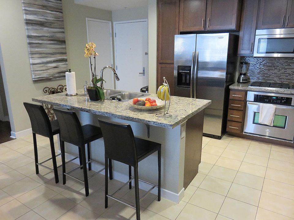 1st image of 21301 Erwin St Unit 522