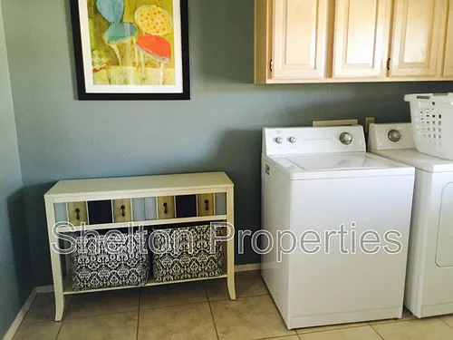 9418 W Tonto Ln Photo 1