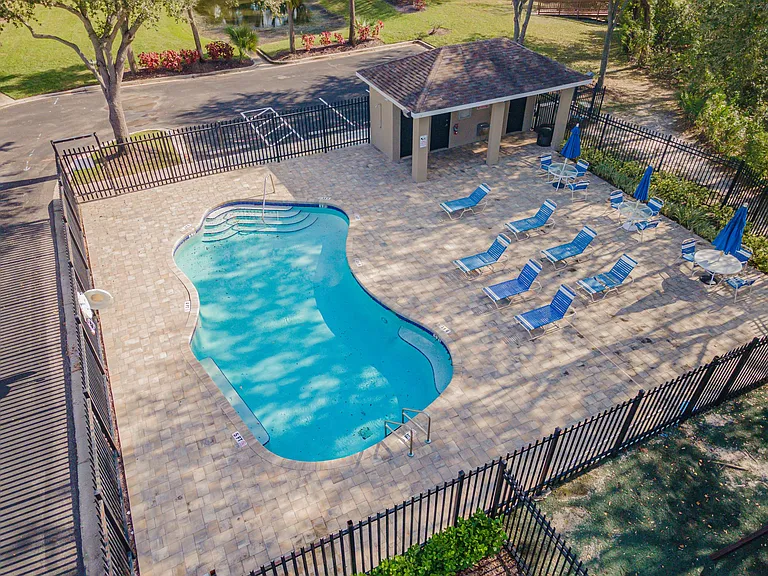 4304 Deermont Cir — Photo 31