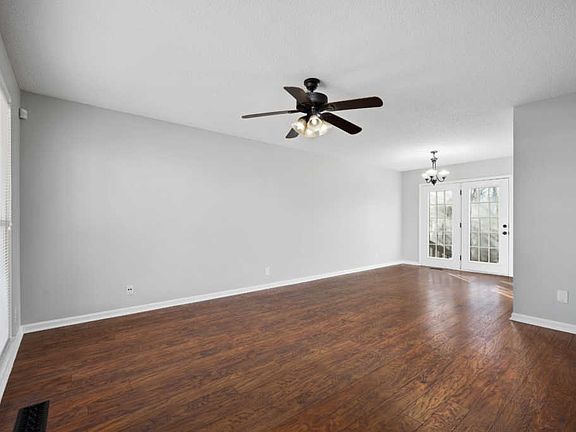 3rd image of 1014 Roedeer Dr