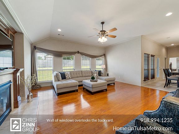 5th image of 7405 E Indianola St
