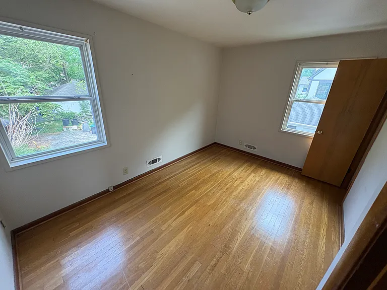 1608 Roxbury Rd #B — Photo 2