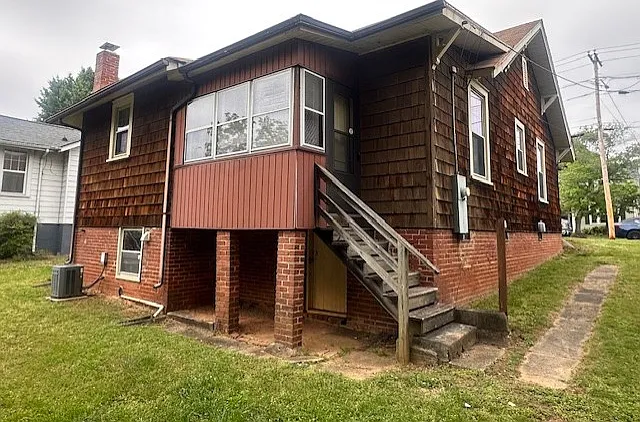 312 College Ave — Photo 17