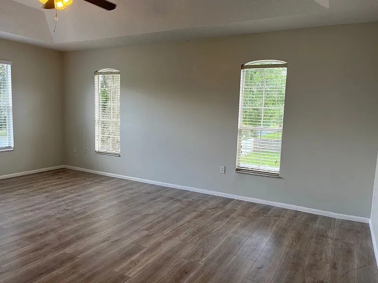 820 Stonechapel Ct — Photo 16