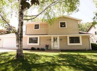 14485 W Wilbur Dr, New Berlin, WI 53151
