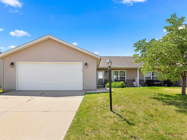 511 Stillwater Dr, Chillicothe, IL 61523