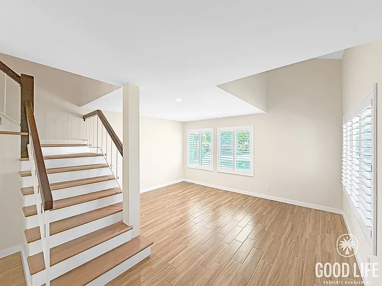 5071 La Cuenta Dr — Photo 3