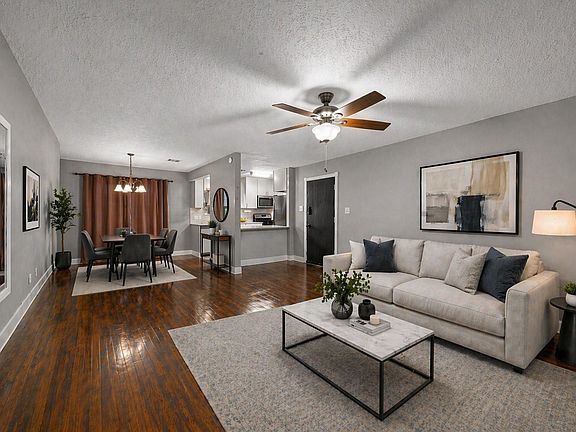 3rd image of 3002 Newcastle Dr