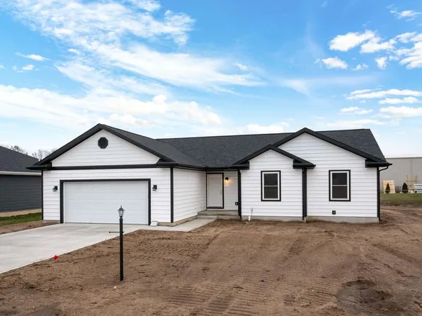 385 E Country Ln, Shipshewana, IN 46565