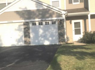 2204 Flagstone Ln, Carpentersville, IL 60110