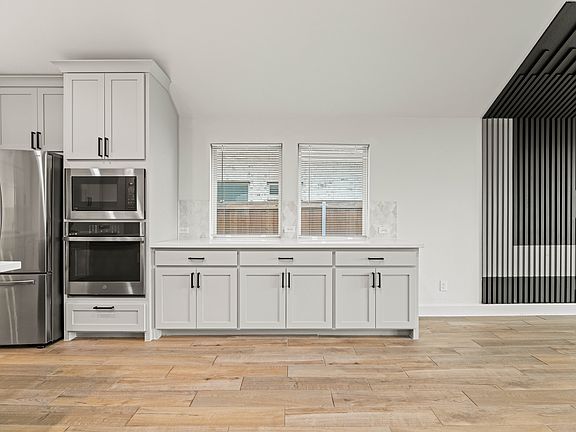 5th image of 441 Desert Willow Dr