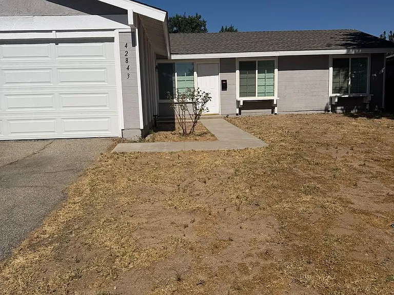 42843 Alep St — Photo 1