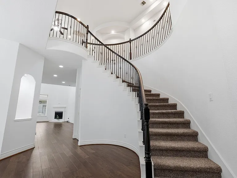 135 Deerfield Meadow Dr — Photo 6