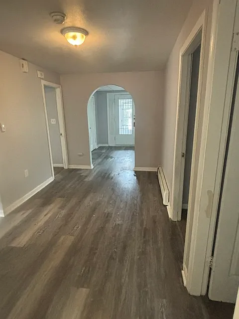 3 bed, 950 sqft, $1,950 — Photo 1
