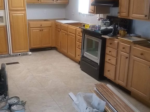 4th image of 1058 N Green Acres Cir