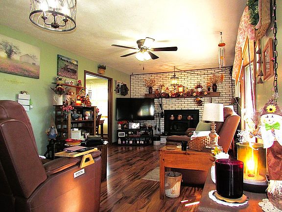 4th image of 1300 Stephens Rd