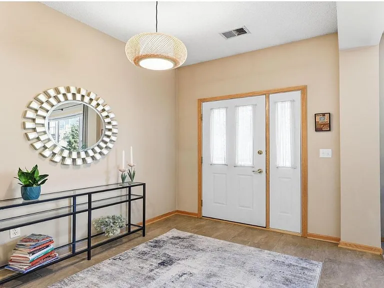 Large entry (does not come furnished)