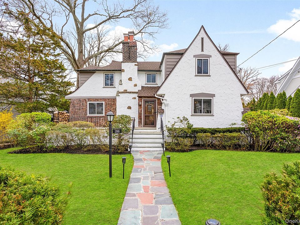 1st image of 200 Larchmont Avenue