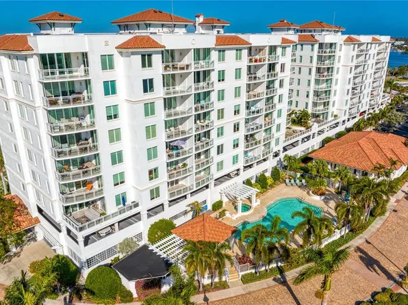 1325 Snell Isle Blvd NE Unit 301, Saint Petersburg, FL 33704