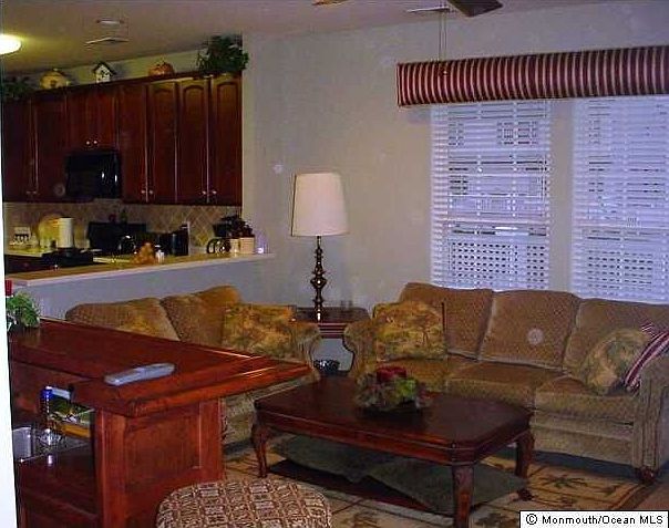 family room off kitchen