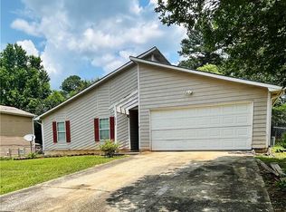 5952 Dan Dr, Ellenwood, GA 30294