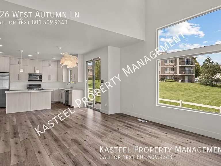 126 W Autumn Ln — Photo 8