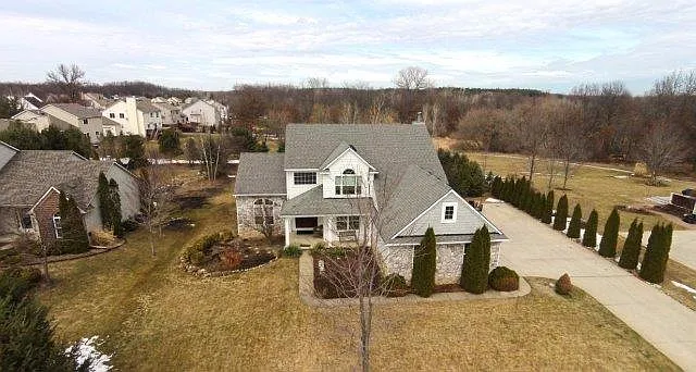 2527 Hay Creek Dr photo 1