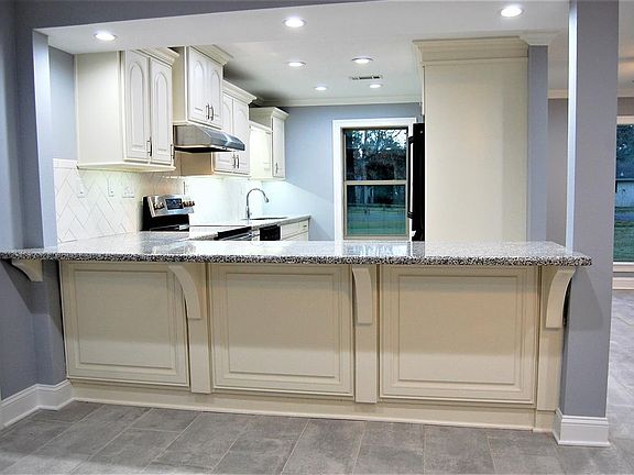 5th image of 13365 Saddlewood Ct
