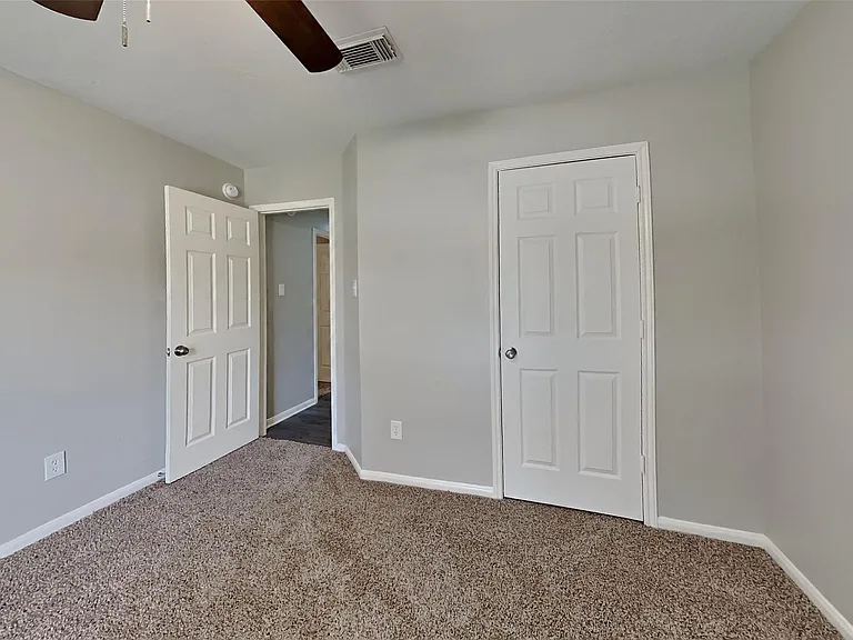 814 Gunnison — Photo 15