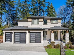 12048 SE May Creek Park Dr, Renton, WA