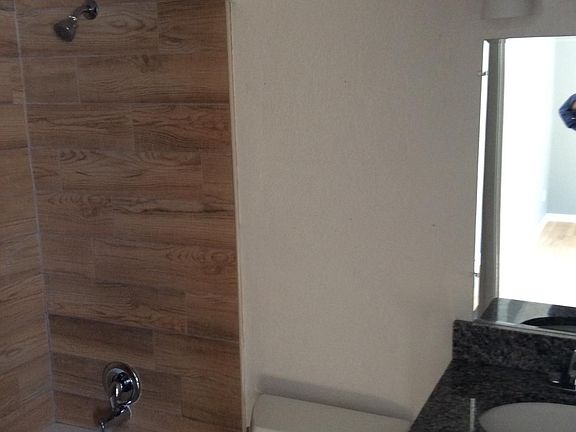 4th image of 1606 S Crystal Lake Dr APT 28