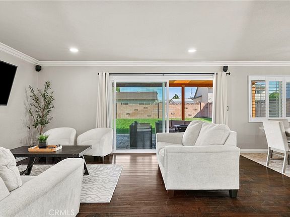 3rd image of 2095 Morley St