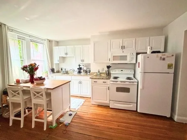 17 Fleet St APT 4, Boston, MA 02113