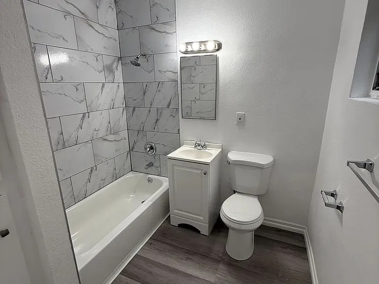1410 S Minnie St — Photo 16