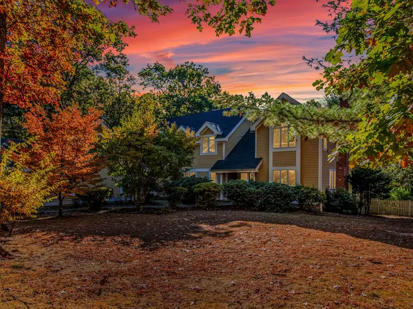 10 Blenheim Terrace, Farmington, CT 06032