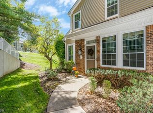 17 Quail Brook Ct, Bedminster, NJ 07921