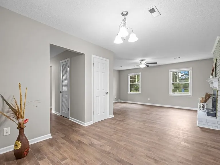 615 Wallingford Ct — Photo 7