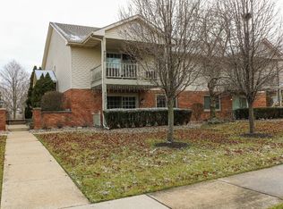 9829 Parkway Dr, Highland, IN 46322