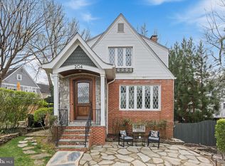 204 Pine St, Alexandria, VA 22305