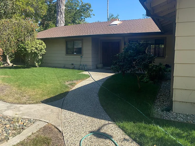 8345 Berg St — Photo 2