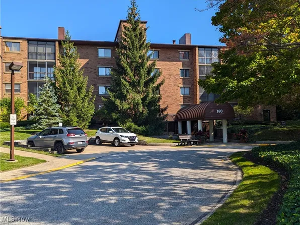 160 Fox Hollow Dr APT 304, Mayfield Heights, OH 44124