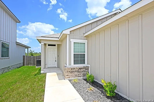 2943 Angelou St — Photo 2