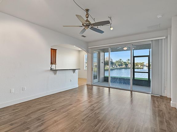 3rd image of 2501 Harwich Dr