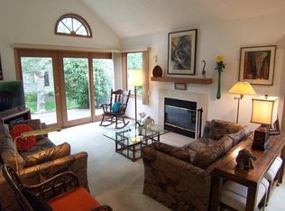 N21W24144 Dorchester Dr, Pewaukee, WI 53072