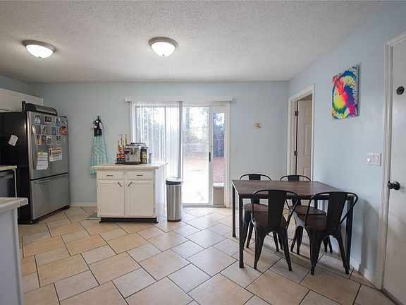 4th image of 232 Woodbridge Rd