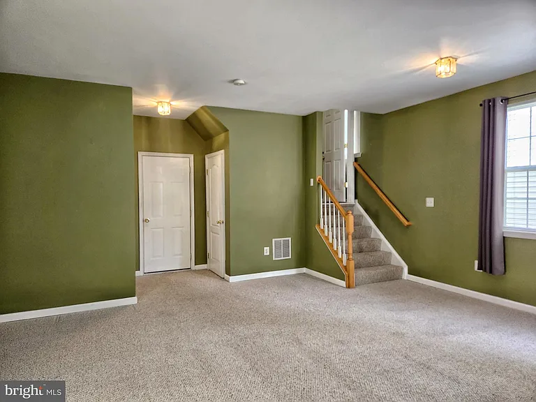 13906 Gothic Dr — Photo 43
